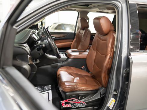 Used 2018 Cadillac Escalade ESV Premium Luxury image 16
