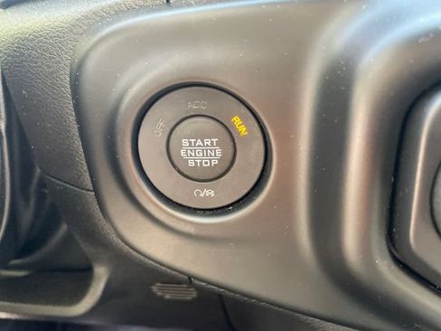 Used 2022 Jeep Wrangler Sport AWD/4WD image 29