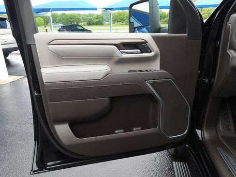 Used 2025 Chevrolet Silverado 2500 LT image 32