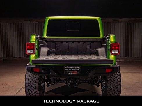 Used 2025 Jeep Gladiator Sport AWD/4WD image 8
