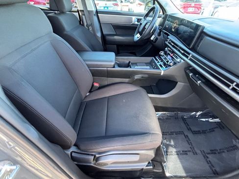 Used 2025 Hyundai Santa Fe SE FWD image 14