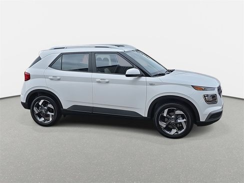 New 2026 Hyundai Venue SEL image 4