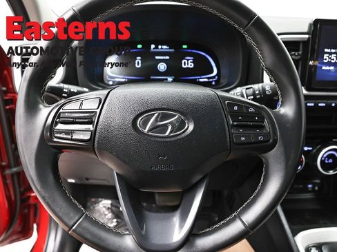 Used 2024 Hyundai Venue Limited FWD image 10