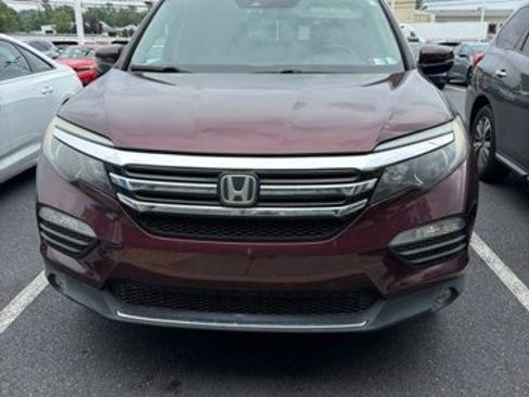 Used 2017 Honda Pilot Touring image 1