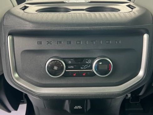 Used 2025 Ford Expedition Max Platinum AWD/4WD image 23
