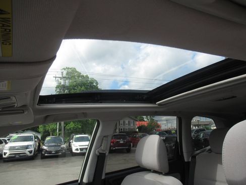 Used 2015 Subaru Forester 2.5i Premium w/ All-Weather Package AWD/4WD image 20