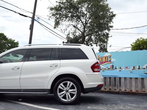 Used 2011 Mercedes-Benz GL 450 4MATIC image 8