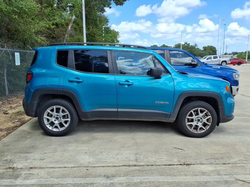 Used 2022 Jeep Renegade Latitude AWD/4WD image 9