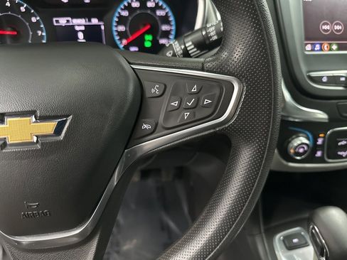 Used 2022 Chevrolet Equinox LS image 16