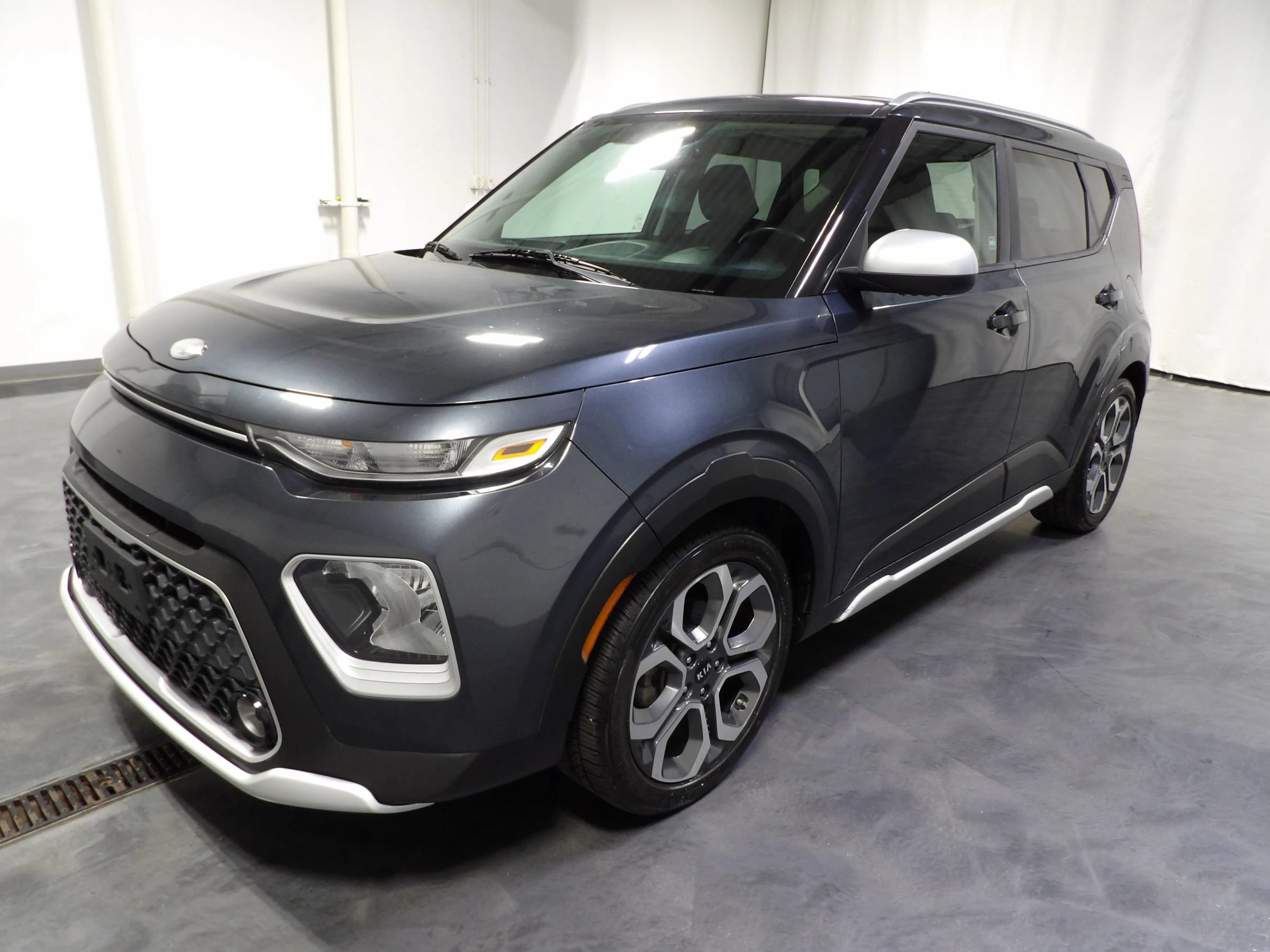 Used 2020 Kia Soul X-Line FWD image 3