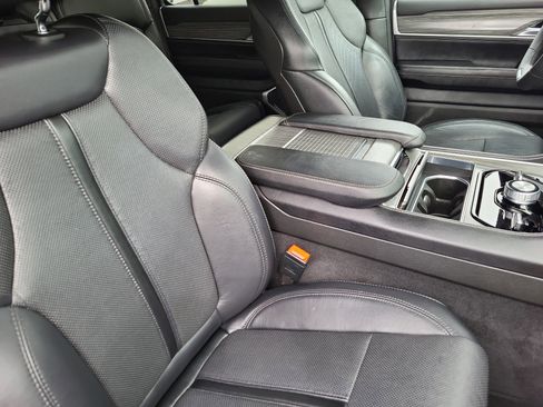 Used 2024 Jeep Wagoneer L Series III w/ Flexible Seating Group image 14