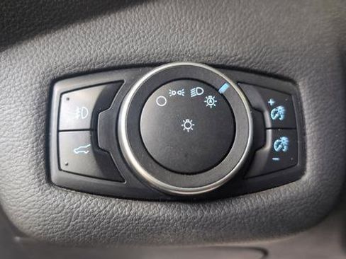 Used 2017 Ford Escape SE image 5