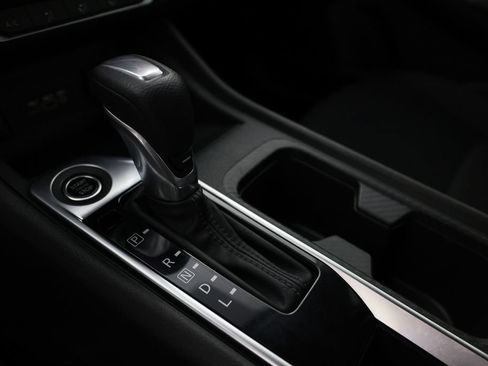 Used 2024 Nissan Sentra SV FWD image 18
