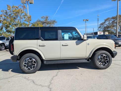 New 2025 Ford Bronco Outer Banks AWD/4WD image 3