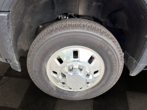 Used 2025 GMC Sierra 3500 Denali Ultimate AWD/4WD image 9