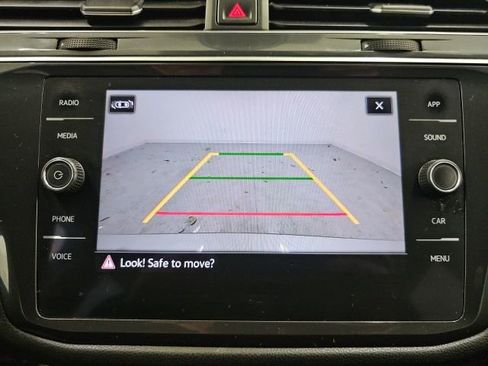 Used 2022 Volkswagen Tiguan SE image 26