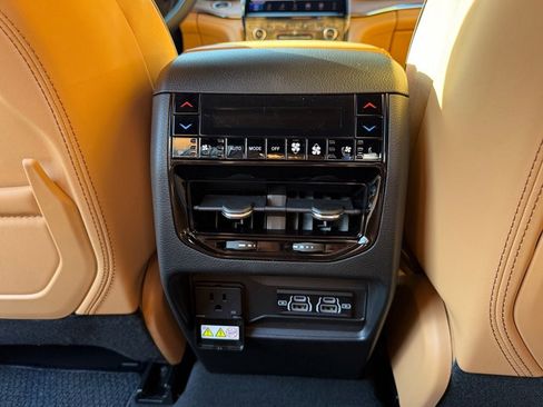 New 2025 Jeep Grand Cherokee Summit image 18