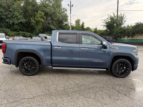 Used 2024 GMC Sierra 1500 Denali w/ Denali Reserve Package AWD/4WD image 8