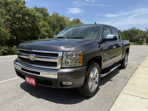 Used 2011 Chevrolet Silverado 1500 LT w/ Texas Edition RWD image 4