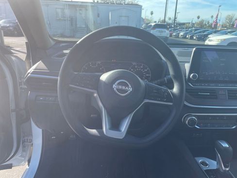 Used 2025 Nissan Altima 2.5 SV image 29