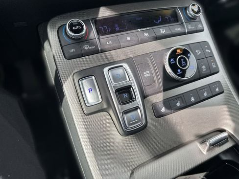 Used 2022 Hyundai Palisade Calligraphy image 21