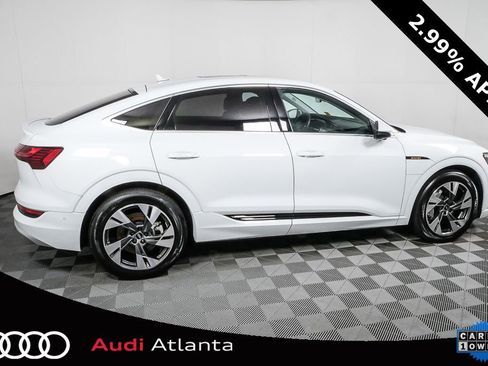 Used 2022 Audi e-tron Prestige w/ Prestige Package image 2