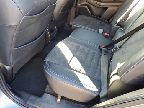 Used 2024 Mitsubishi Outlander AWD image 8