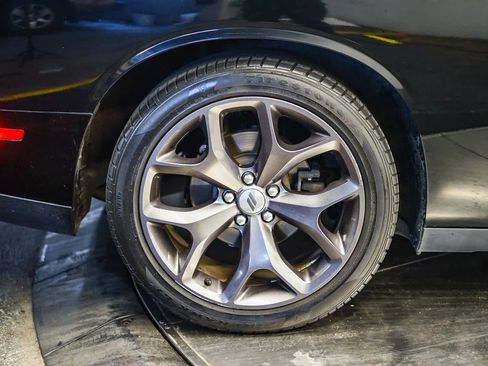 Used 2019 Dodge Challenger R/T image 10