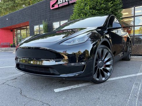 Used 2022 Tesla Model Y Performance AWD/4WD image 2