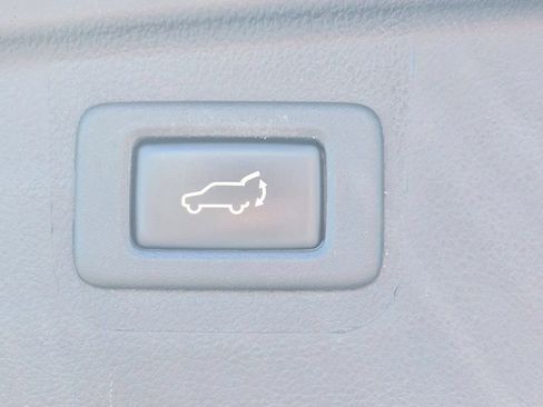 Used 2017 Subaru Outback 2.5i Limited AWD/4WD image 17
