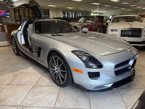 Used 2011 Mercedes-Benz SLS AMG Coupe image 14
