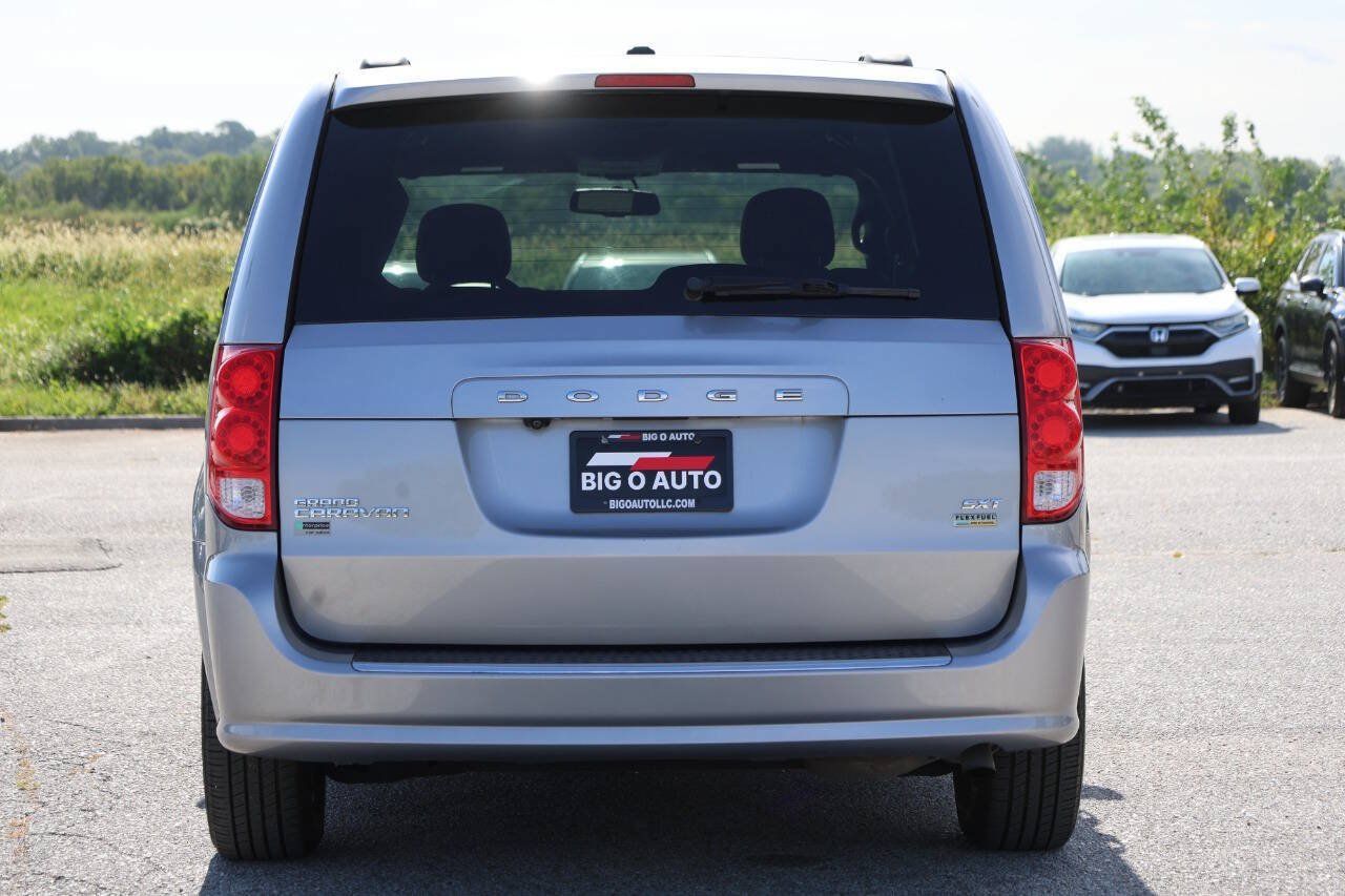 Used 2017 Dodge Grand Caravan SXT FWD image 10