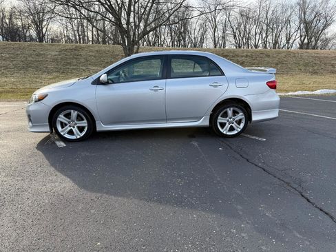 Used 2013 Toyota Corolla S w/ Premium Pkg image 16