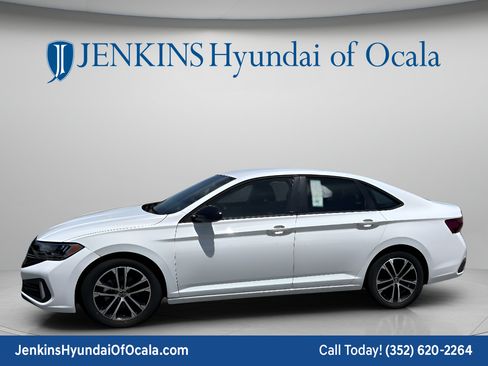 Used 2024 Volkswagen Jetta Sport FWD image 10