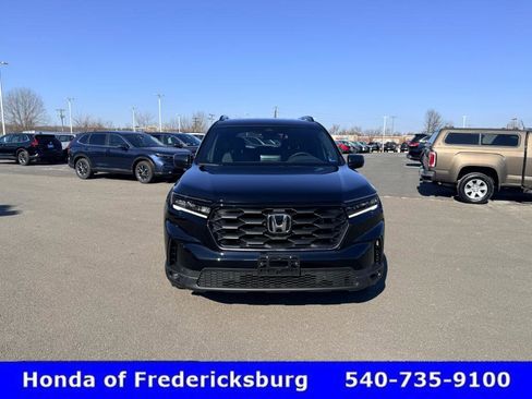 Certified 2025 Honda Pilot Sport image 9