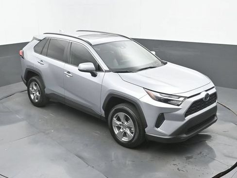 Used 2025 Toyota RAV4 XLE w/ Convenience Package FWD image 27