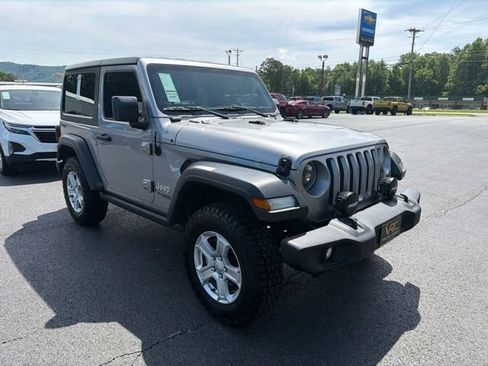 Used 2020 Jeep Wrangler Sport AWD/4WD image 2