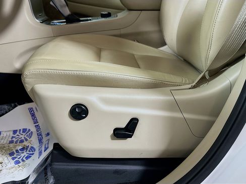 Used 2020 Jeep Grand Cherokee Limited image 19