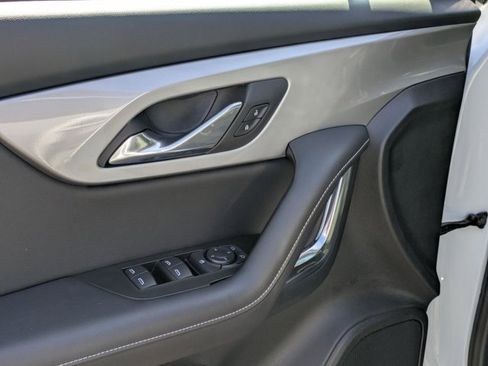 Used 2025 Chevrolet Blazer LT image 13