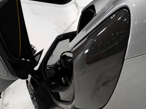 Used 2015 McLaren 650S Spider image 29