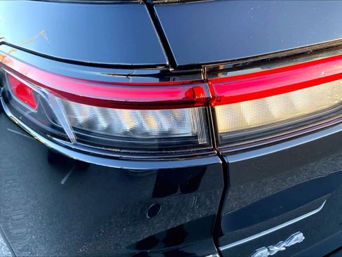 Used 2023 Jeep Grand Cherokee Limited image 25