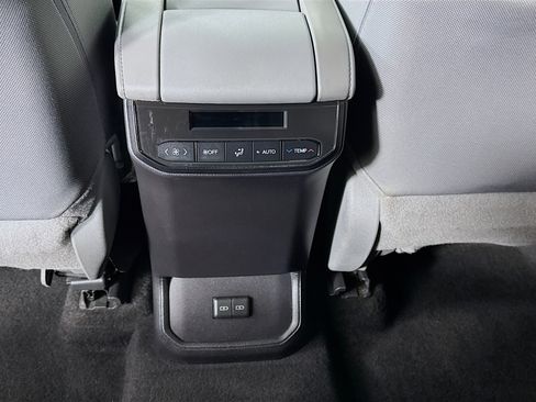 Certified 2024 Toyota Highlander LE AWD/4WD image 23