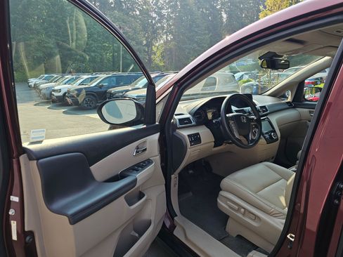Used 2016 Honda Odyssey EX-L image 24