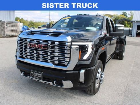 Used 2025 GMC Sierra 3500 Denali w/ Denali Reserve Package image 3