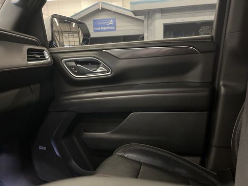 Used 2021 Chevrolet Tahoe RST w/ Luxury Package image 15