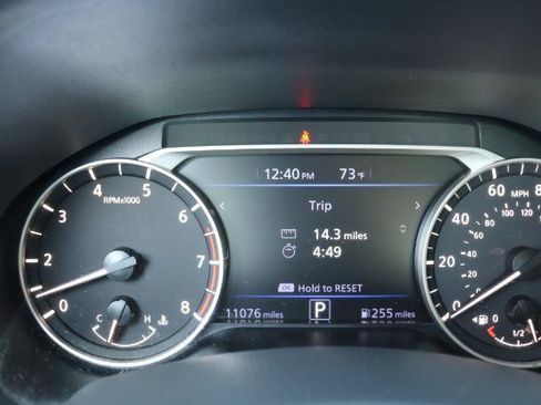 Used 2025 Nissan Altima 2.5 SV FWD image 9