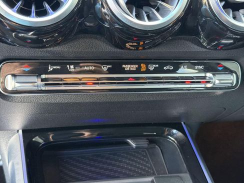 Certified 2024 Mercedes-Benz GLB 250 image 17