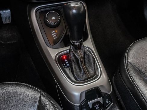 Used 2019 Jeep Compass Latitude w/ Popular Equipment Group AWD/4WD image 21