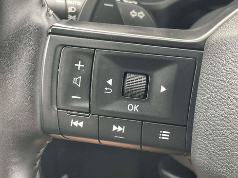Used 2025 Nissan Rogue SV AWD/4WD image 23