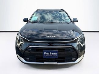 Used 2023 Kia Niro EX Touring video 2
